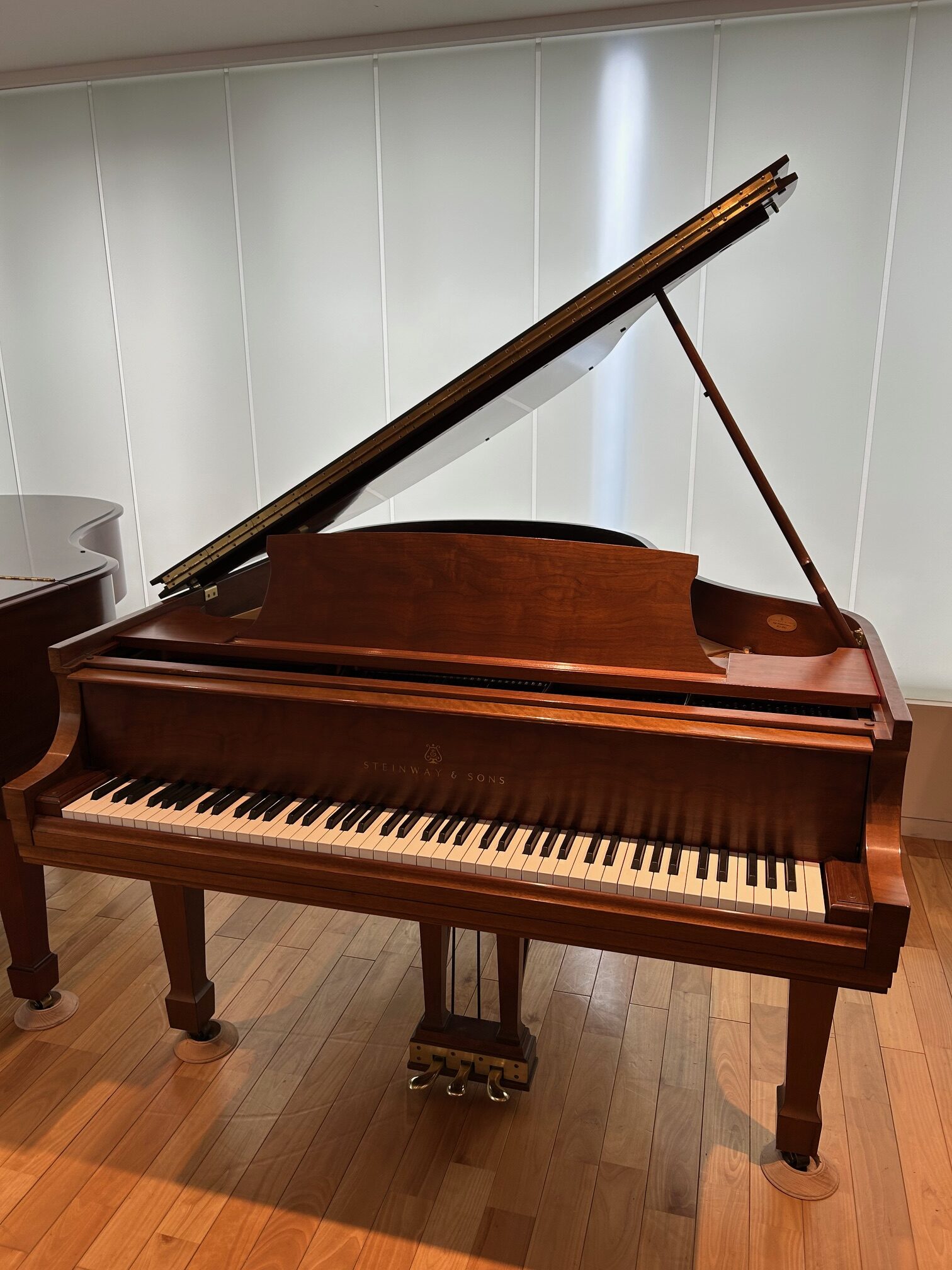 スタインウェイm482-4